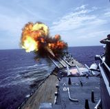 USS Präsident Reagan ließ 600 eingemottete Schiffe reaktivieren.