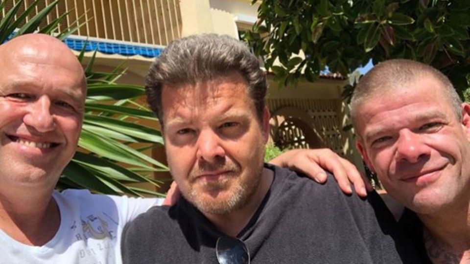 Erster Schritt: Verstärkung organisieren (Frank Zingelmann ist der Mann ganz links)