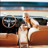 Der Maserati Indy war, laut Buchtext, als geräumiger Reisebegleiter für eine Familie gedacht, die sich nebenbei noch zwei Kinder leisten kann.