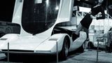 Eigentlich war der Ferrari 512 Berlinetta Speziale nicht zum Turnen gebaut. Der "Lady mit der Außenrolle" hält die Karosserie zum Glück stand.