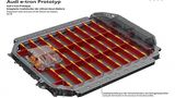 Bei einem seitlichen Einschlag wird die Energie abgeleitet, die Batterie-Module bleiben intakt