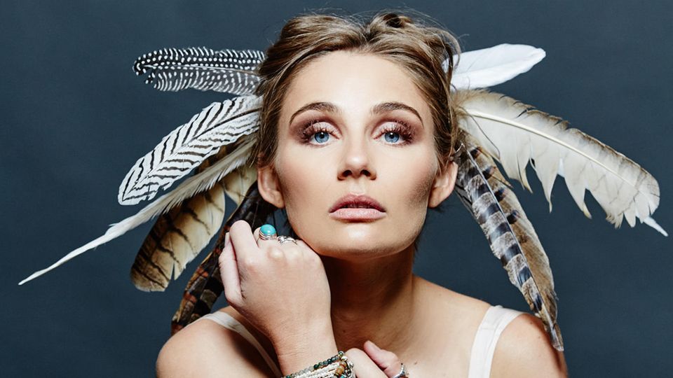 Clare Bowen