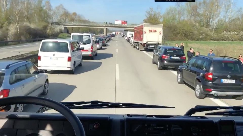 Rettungsgasse THW Freising Rettungsgasse THW Freising