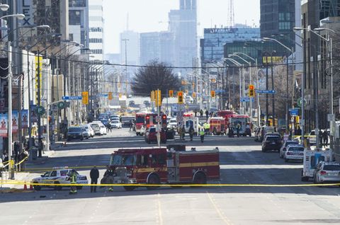 Lieferwagen rast in Menschenmenge in Toronto - zehn Tote, zahlreiche Verletzte