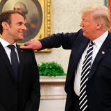 Donald Trump und Emmanuel Macron Fussel