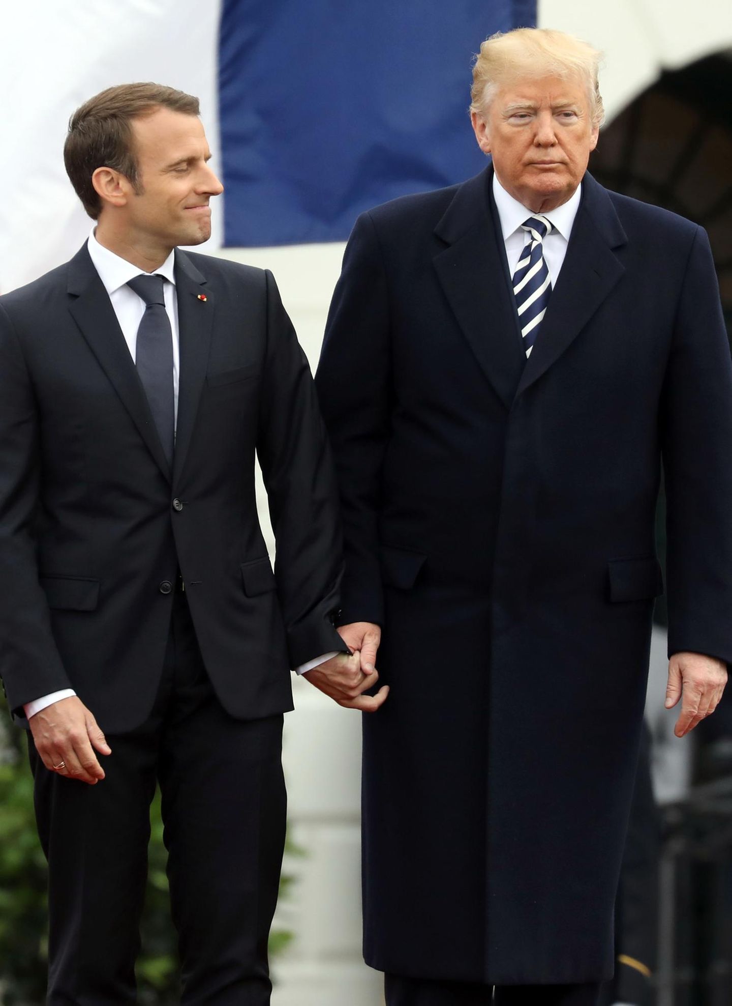 Donald Trump Emmanuel Macron Händchen