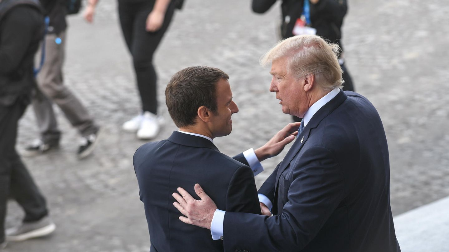Donald Trump Emmanuel Macron Parade Paris Donald Trump Emmanuel Macron Parade Paris