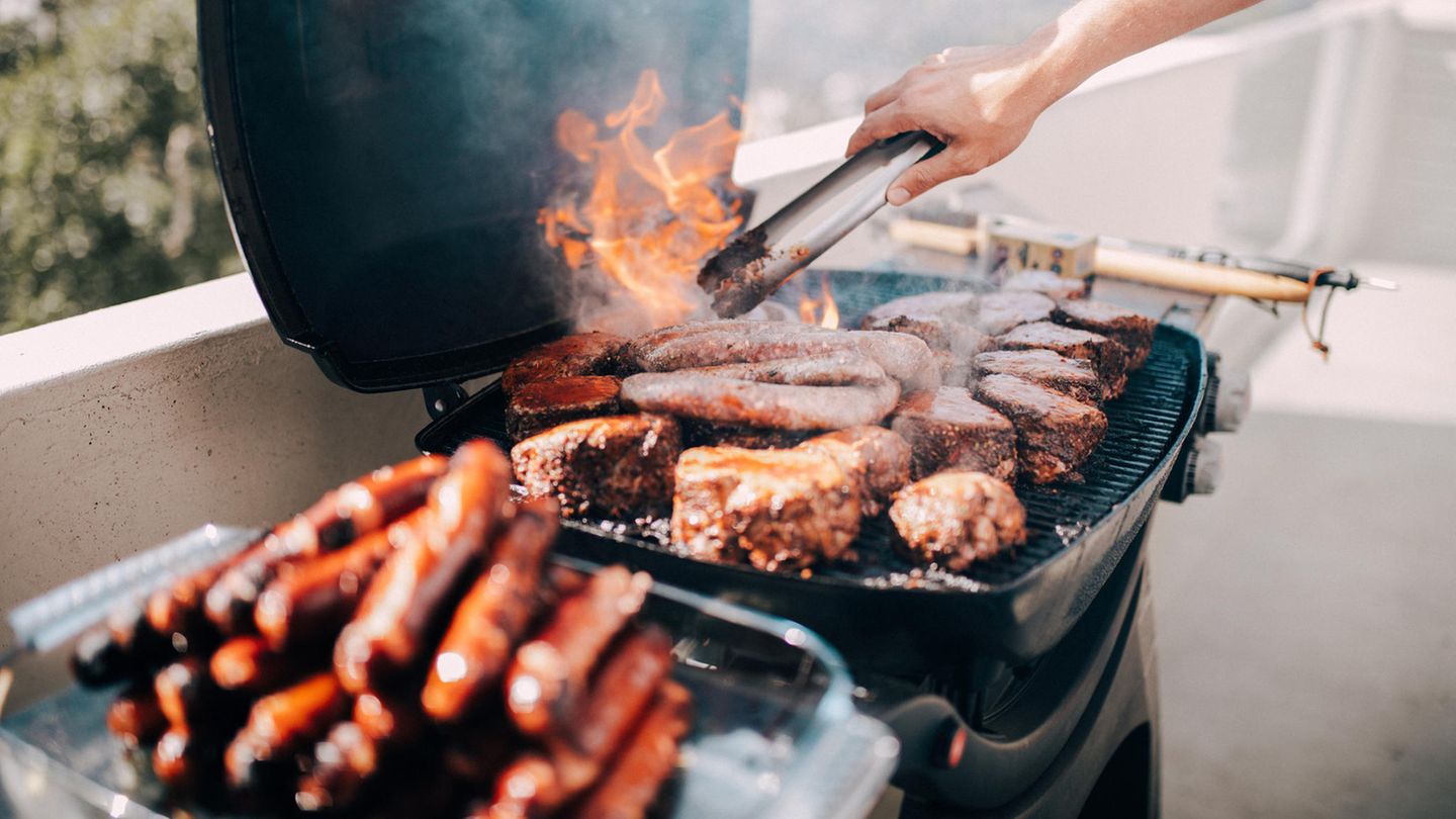 Grill mit Fleisch - Hepatitis