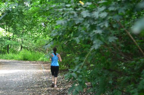 Joggerin in Park vergewaltigt