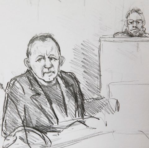 Peter Madsen sitzt emotionslos im Gerichtssaal. Minutenlang zuckt kein Muskel.