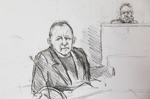 Peter Madsen sitzt emotionslos im Gerichtssaal. Minutenlang zuckt kein Muskel.