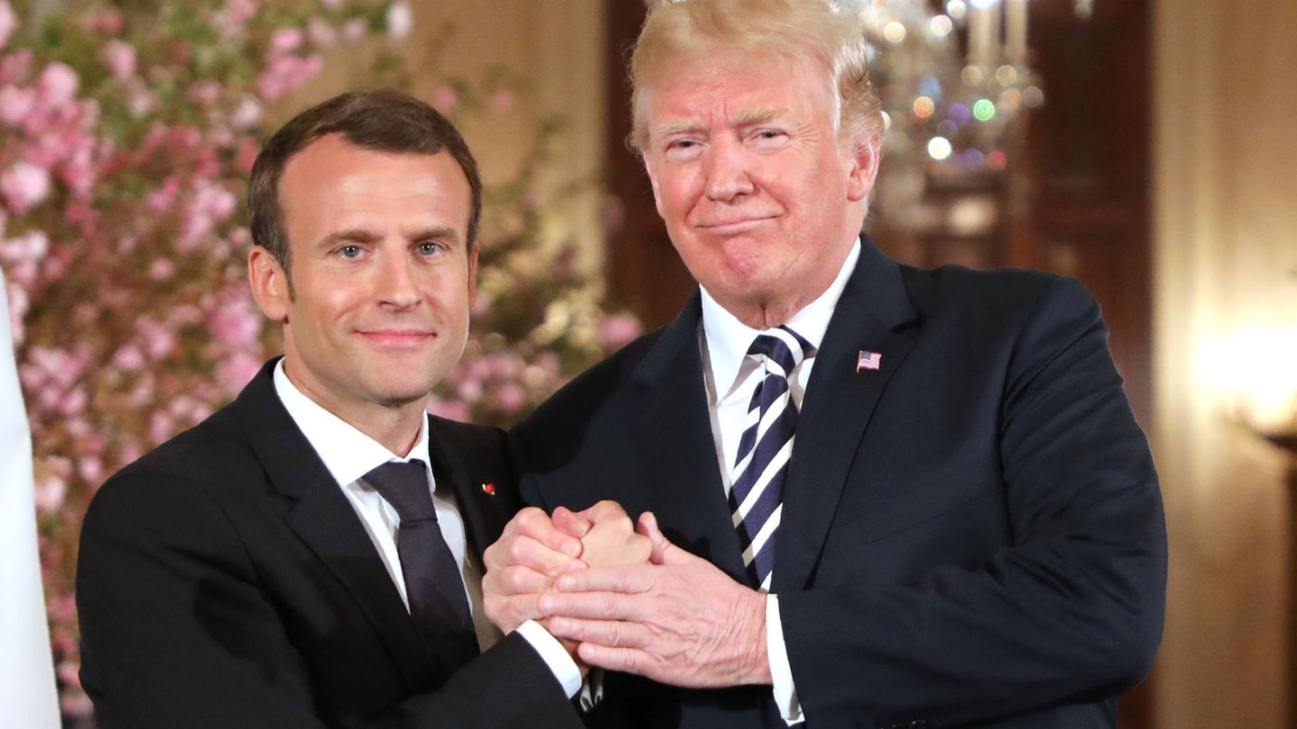 Donald Trump Emmanuel Macron Drei Hände