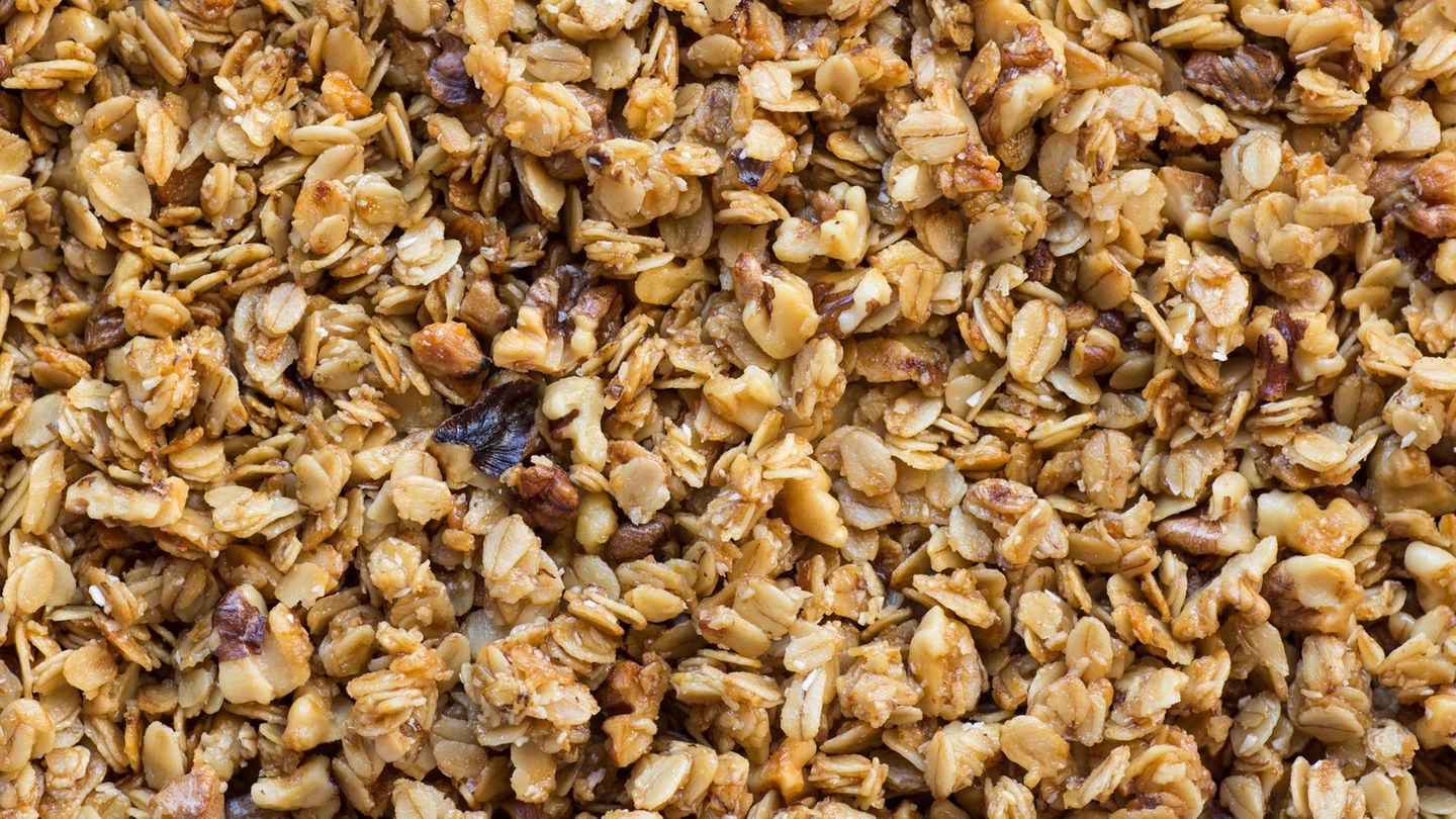 Flop: Knuspermüsli  Knuspermüsli und Granola werden meist aus Getreideflocken, Fett und Zucker gebacken.