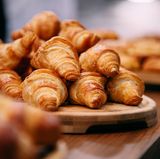 Flop: Croissants  Croissants zählen mit je 300 Kalorien zu den größten Versuchungen.