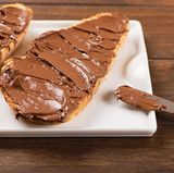 Flop: Nuss-Nougat-Creme  Dieser Frühstücksaufstrich enthält viel Zucker und Fett. 