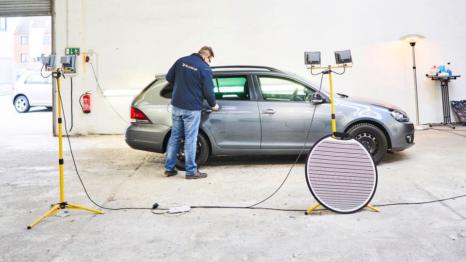 Fahrzeugcheck in der WKDA-Halle: Trotz Extras und Winterreifen sank der Preis deutlich