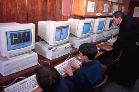 30 Jahre Internet: Nostalgie pur: Wie die Websites von Facebook, Amazon und Co. früher aussahen