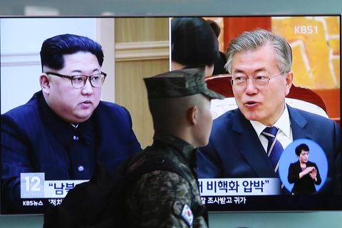 Nordkoreas Machthaber Kim Jong Un (l.) und Südkoreas Präsident Moon Jae In (r.)