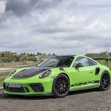 12,8 Liter soll er verbrauchen. Optional steht neben einem 64 Liter großen Tank eine 90-Liter-Variante zur Wahl.