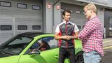 Ex-Formel 1-Star Mark Webber und Redakteur Marcel Sommer im Gespräch über den Porsche 911 GT3 RS.
