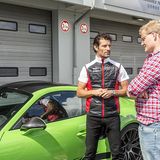 Ex-Formel 1-Star Mark Webber und Redakteur Marcel Sommer im Gespräch über den Porsche 911 GT3 RS.