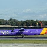Der britische Regionalflieger Flybe fliegt die Route Düsseldorf-London zum Just-Fly-Tarif für 138,01 Euro - und der Koffer für 62 Euro - macht 45 Prozent vom Ticketpreis.