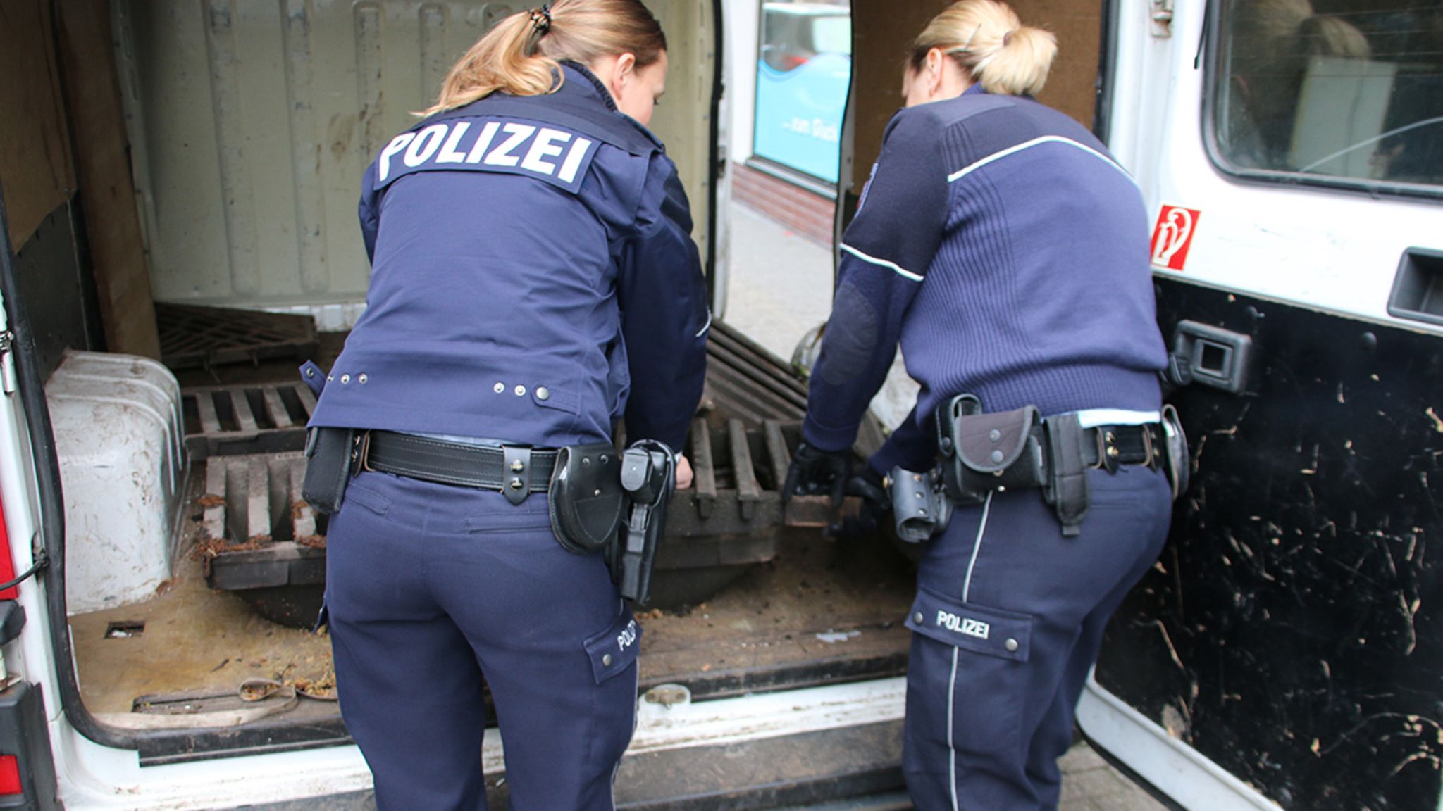  Mutter und Kind am Saarbrücker Hauptbahnhof mit Pfefferspray  angegriffen