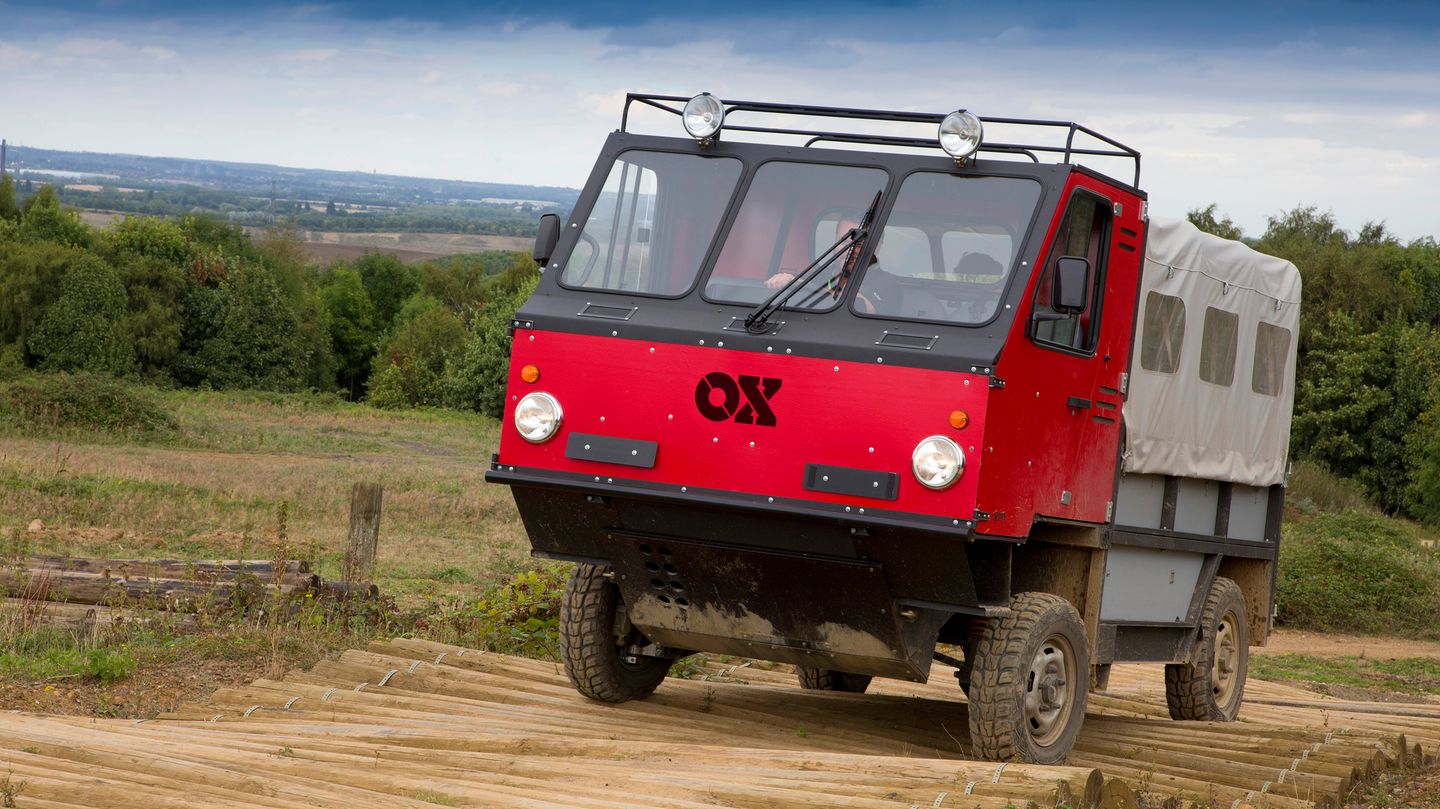 OX-Lkw-Bausatz: Die Rahmenbauweise des Fahrwerks ist praktisch unzerstörbar Die Rahmenbauweise des Fahrwerks ist praktisch unzerstörbar