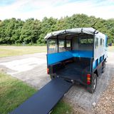 Fairerweise muss man sagen, dass die Konstruktion in Europa nie auf die Straße dürfte. Airbags, Bremsassistenten und andere Gimmicks sind nicht vorgesehen