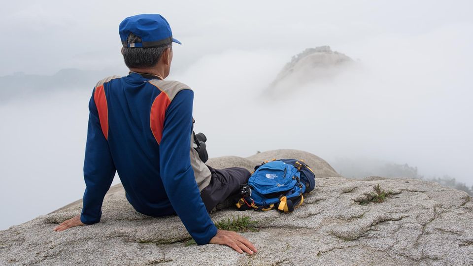 Im Nebel auf dem Gipfel des Bukhansan, dem "großen Berg im Norden", so die wörtliche Übersetzung.