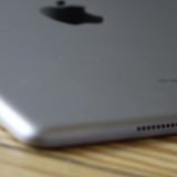 Das iPad Pro hat vier Lautsprecher, das 9,7-Zoll-Modell nur zwei. Der Sound klingt dadurch weniger räumlich.