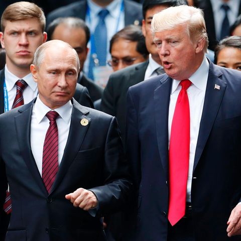 Donald Trump im Gespräch mit Wladimir Putin.