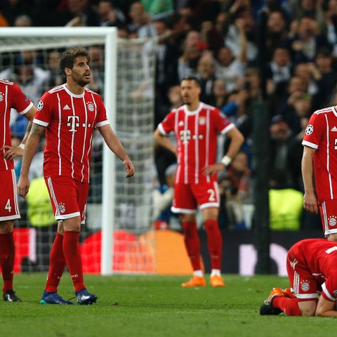 Am Ende am Boden zerstört: Der FC Bayern München nach der Niederlage gegen Real Madrid in der Champions League