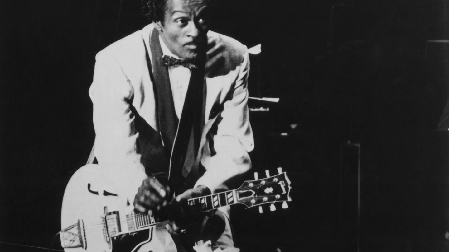 Gibson Guitar Corporation meldet Insolvenz an: Chuck Berry mit einer Gibson E-Gitarre, 1978