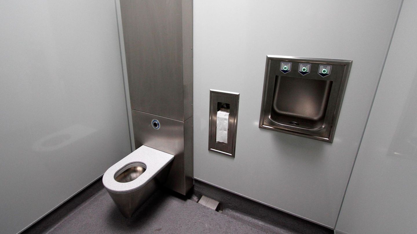 Eine Toilettenkabine in einem Einkaufszentrum