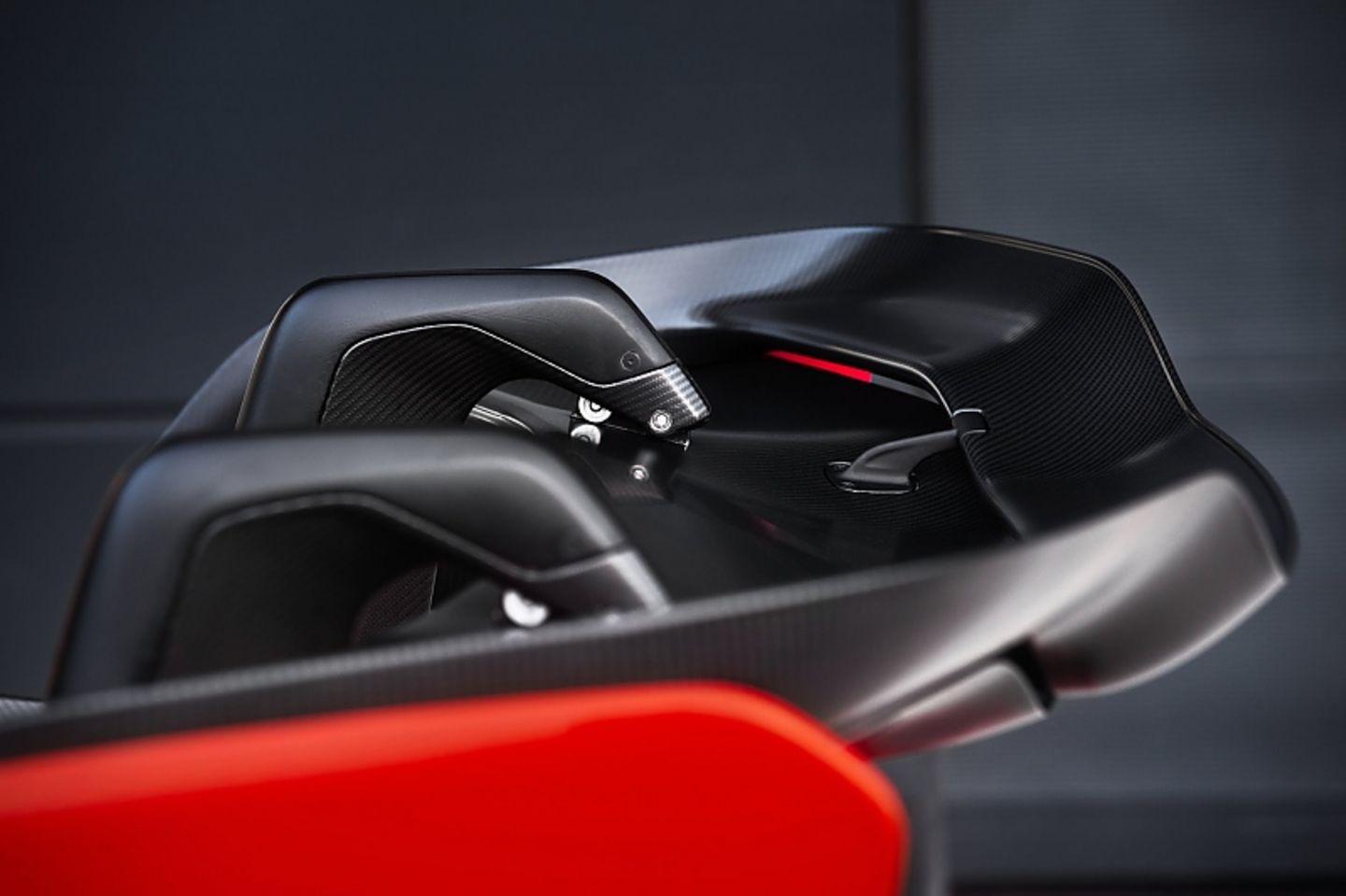 McLaren Senna - der Spoiler reagiert in 0,3 bis 0,7 Sekunden