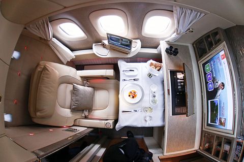 Die neue First Class Suite in einer Boeing 777-300Er von Emirates