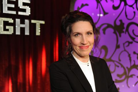 Die Schauspielerin Christine Prayon lächelt