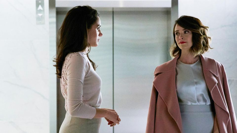 Meghan Markle Meghan Markle und Abigail Spencer am Set der Serie "Suits"