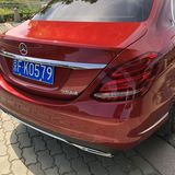 Mercedes C 200 L China - mit dem Schriftzug des Kooperationspartners am Heck