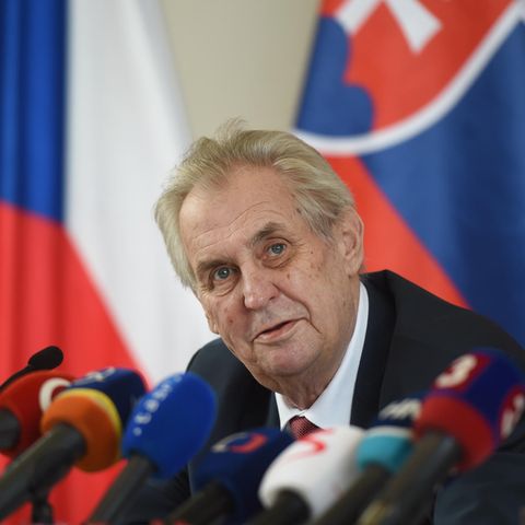 Milos Zeman während einer Pressekonferenz