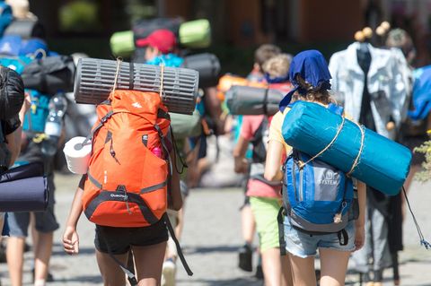 Die Europäische Union lädt in diesem Sommer 15.000 Jugendlichen zu Reisen quer durch Europa ein. Im Rahmen des Programms DiscoverEU sollen die 18-Jährigen Europa bereisen, "um das reiche kulturelle Erbe des Kontinents zu entdecken." i