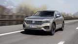 Der VW Touareg hat eine Höchstgeschwindigkeit von 235 km/h