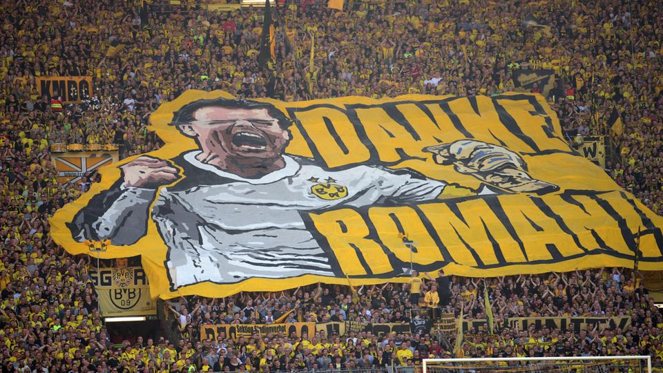 Die BVB-Fans verabschiedeten ihren langjährigen Torwart Roman Weidenfeller eindrucksvoll Die BVB-Fans verabschiedeten ihren langjährigen Torwart Roman Weidenfeller eindrucksvoll