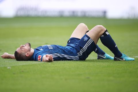 Twitter-Reaktionen 33. Spieltag: "Der HSV erinnert an den Typen, der immer nur Fünfen schreibt, aber nie sitzen bleibt"