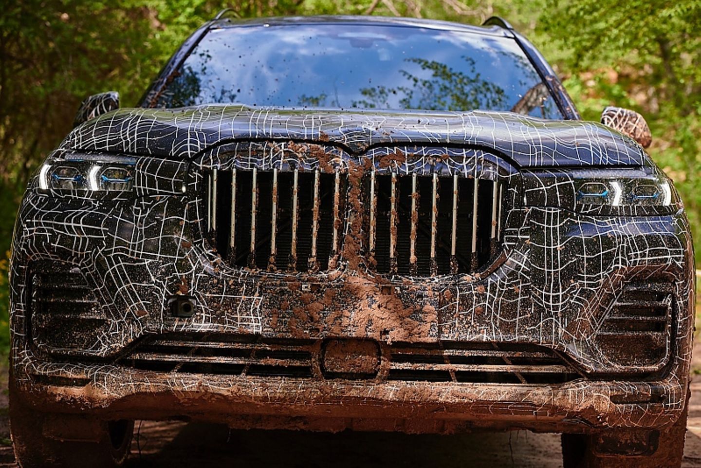 Stilprägenden beim BMW X7: die riesige BMW-Niere an der Front
