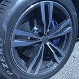 Der BMW X7 läuft auf 21 und 22-Zoll Rädern