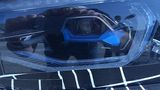 An der blauen Farbe erkennt man beim BMW X7 die Laser-Scheinwerfer