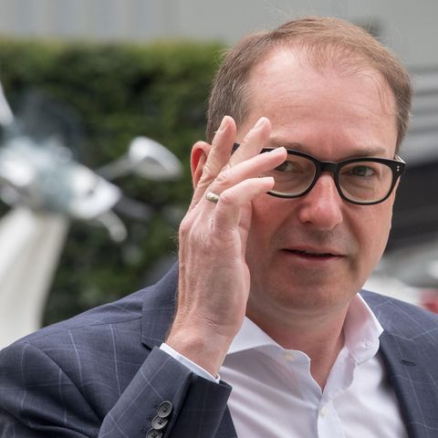 Alexander Dobrindt eckt mit seiner Anti-Abschiebe-Industrie an