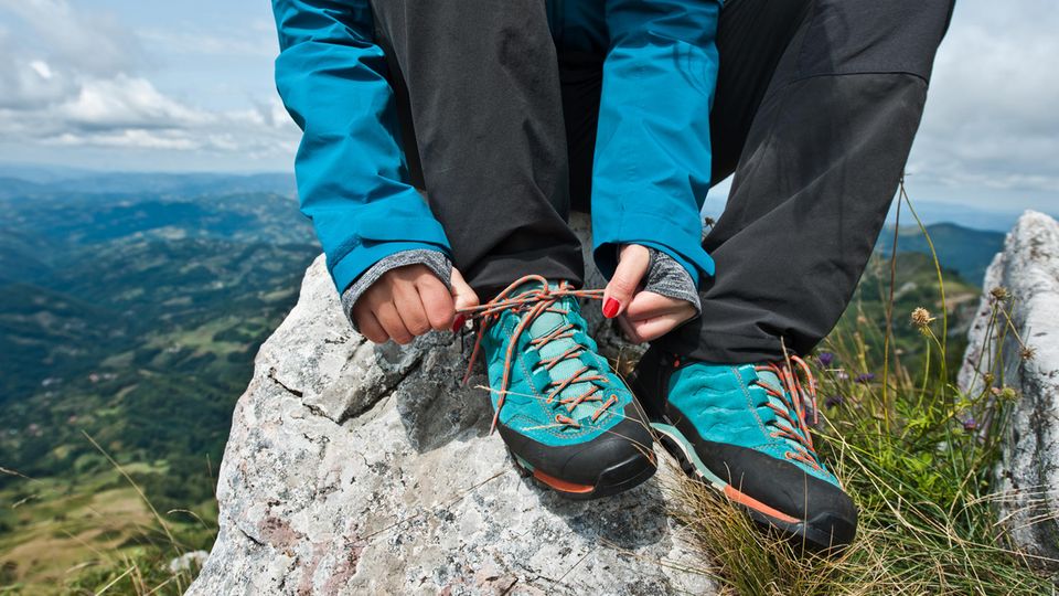 Von Strandwanderung bis Klettertour: Für jeden Trip gibt es den passenden Outdoor-Schuh.